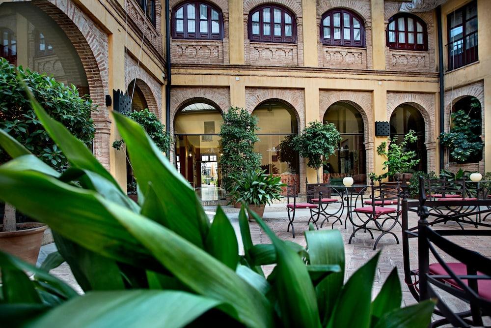 Hotel Alcazar De La Reina Carmona  Exterior foto